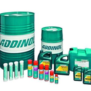 Braucht sich vor Mitbewerbern nicht zu verstecken: Das Addinol-Lieferprogramm umfasst mehr als 600 Schmierstoff- und petrochemische Produkte. umfasst.