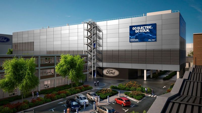Ford ist im Umbruch – der lange auf Verbrenner fokussierte Konzern brachte sich erst spät auf Elektrokurs.(Bild:  Ford)