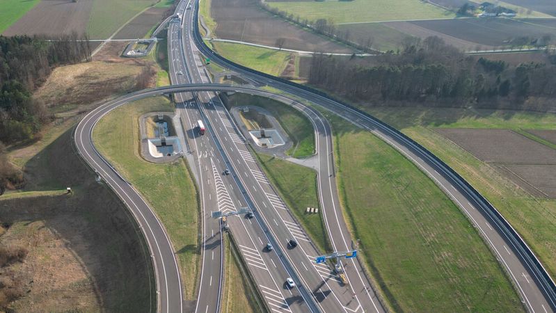 Der österreichische Infrastrukturbetreiber „ASFiNAG“ hat mit einer Ausschreibung für Ladepunkte für E-Lkw begonnen.(Bild:  ASFiNAG)
