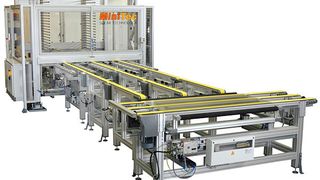 Im Glasspeicher werden die Glasscheiben für das Lay-up bereitgestellt; hier dürfen sie wegen ihrer Lichtempfindlichkeit maximal eine Stunde liegen, sich nicht durchbiegen und keinerlei Staub ausgesetzt sein. Bild: Minitec (Archiv: Vogel Business Media)