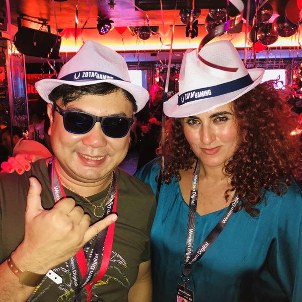 Ob Taipei oder Berlin, Jacky Qi, JPower, und Besa, IT-BUSINESS, feiern überall. (Bild: IT-BUSINESS)