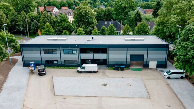 Auf einem 6.000 Quadratmeter großen Gelände in Schwelm entsteht derzeit die neue Firmenzentrale von Fabula Film.(Bild:  Fabula Film)