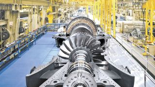 Bild 1: Bei General Electric vollzieht sich der Wandel im Unternehmen bereits sichtbar: Maschinen werden mit Sensoren ausgestattet und mit den analysierten Rückmeldedaten schafft man es Stillstandszeiten zu verringern beziehungsweise die Effizienz zu erhöhen. (General Electric)