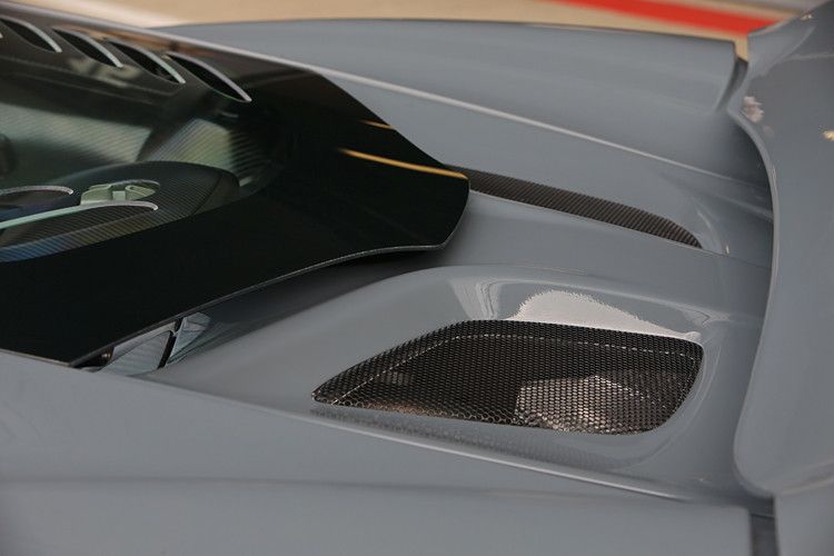 Das untere Drittel der seitlichen Kühler des 650 S lag nicht vollständig im Luftstrom. Für den LT wurden deshalb die seitlichen Lufthutzen vergrößert. (Foto: Auto-Medienportal.Net/Ian Kuah/Jens Meiners)