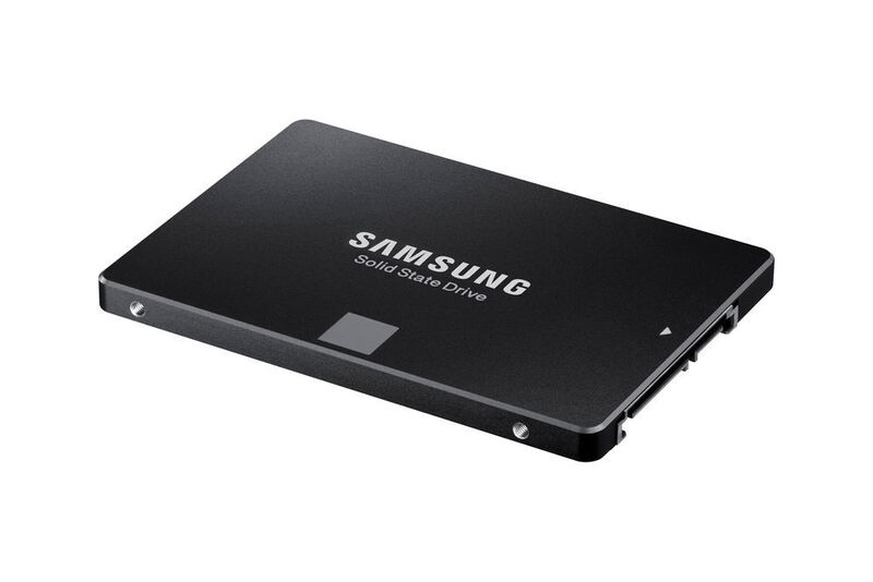 Mit nur sieben Millimetern ist die Samsung-SSD nur habl so dick wie 2,5-Zoll-HDDs mit vier TB Kapazität. (Samsung)