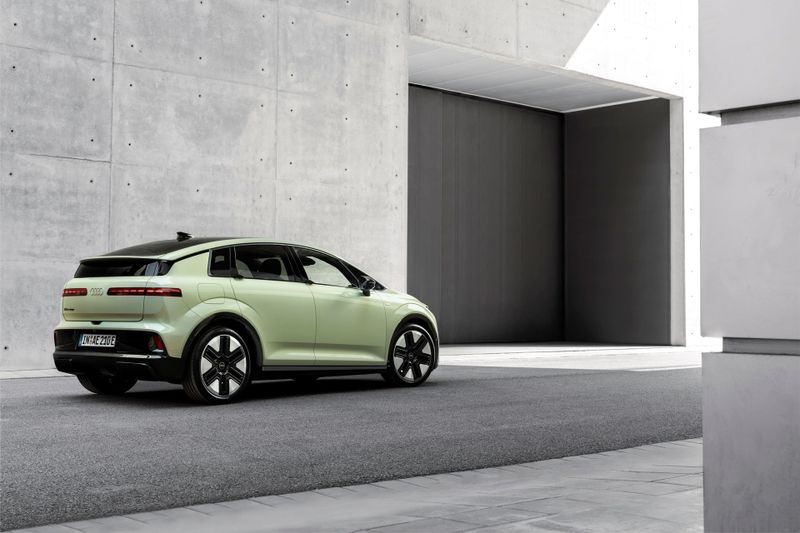 Die Preise für den A2 E-tron beginnen bei 38.200 Euro. Erste Fahrzeuge sollen ab Dezember 2026 ausgeliefert werden. (Bild: Audi)