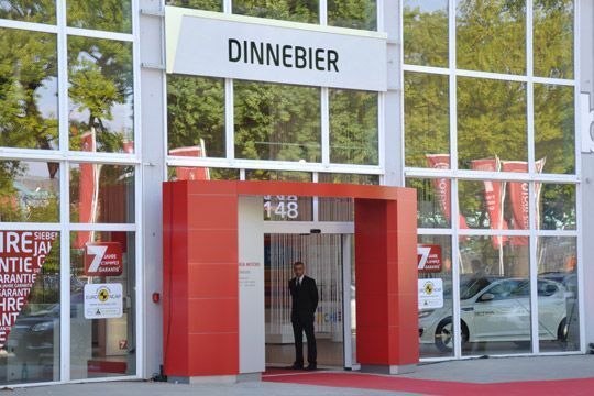 Den Eingang kennzeichnet ein rotes Portal. (Archiv: Vogel Business Media)