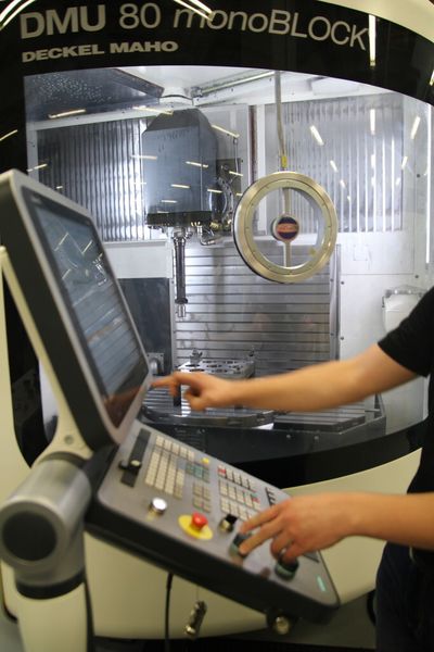 Im Anschluss an den Mapal Dialog am 16. und 17. Juni lud das Unternehmen zur Pressekonferenz, in der neben Fachvorträgen zu neuen Technologien und Verfahren eine Werkzeugvorführung zu bestaunen war. (Bild: Sonnenberg)