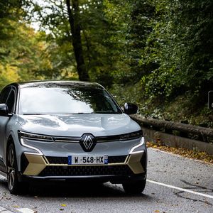 Die fünfte Generation des Renault Mégane fährt nur noch vollelektrisch – und hat als Hauptkonkurrenten den VW ID 3 im Fokus(Bild:  Renault)