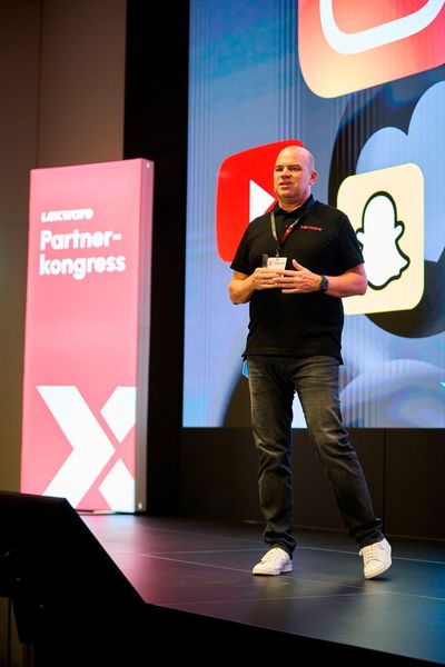 Christian Steiger, Geschäftsführer von Haufe-Lexware, eröffnete den 20. Partnerkongress mit einer Keynote. Er präsentierte einen Überblick über das aktuelle Geschäftsjahr und eröffnete einen Ausblick auf den gemeinsamen Weg im Jahr 2025.  (Bild: Haufe-Lexware)