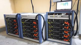 Sichern die Stromversorgung im St.-Walburg-Hospital: Lithium-Polymer-Akkus des Typs  PylonTech US2000.  (Bild: GreenAkku)