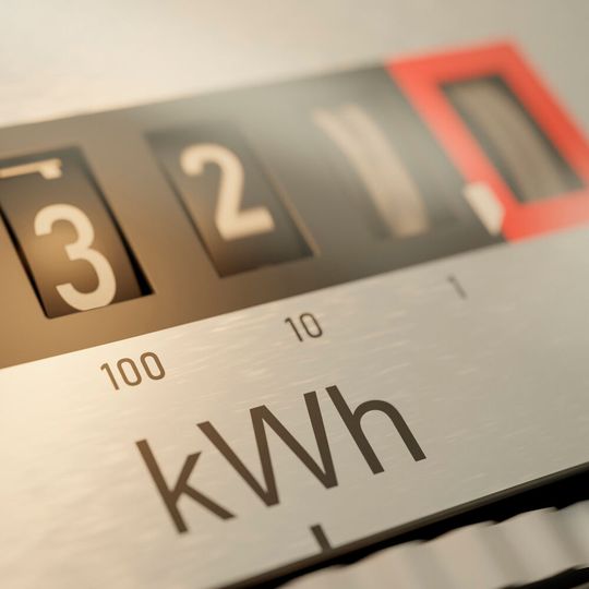 Energie wird immer teurer: aber es gibt für Unternehmen einige Möglichkeiten, zu sparen. Energie wird immer teurer: aber es gibt für Unternehmen einige Möglichkeiten, zu sparen.