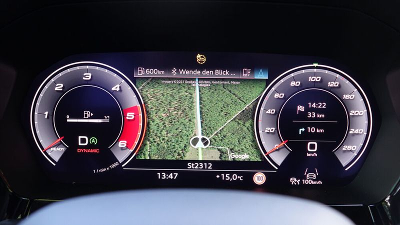 Der Vorteil: Das Navi ist mit Satellitenbildern direkt im Blick des Fahrers.  (Bild: Schreiner/»kfz-betrieb«)