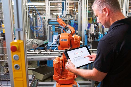 Die Myrobot-Webseite macht alle relevanten Daten für die Roboter-Instandhaltung überall und jederzeit verfügbar.(Bild:  ABB)