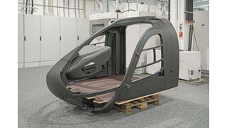 Would you have thought that this helicopter cockpit came out of a 3D printer? What makes large part printing possible, however, is the VFGF process (Variable Fused Granulate Fabrication). The printer for this is called Queen 1 and comes from Q.Big 3D. Here is more about this project ... (Image:Q.Big 3D)