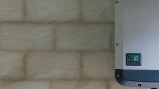 In this article you will learn about the two types of solar inverter, how solar inverters work and what their benefits are. (Source: Zstock - stock.adobe.com)