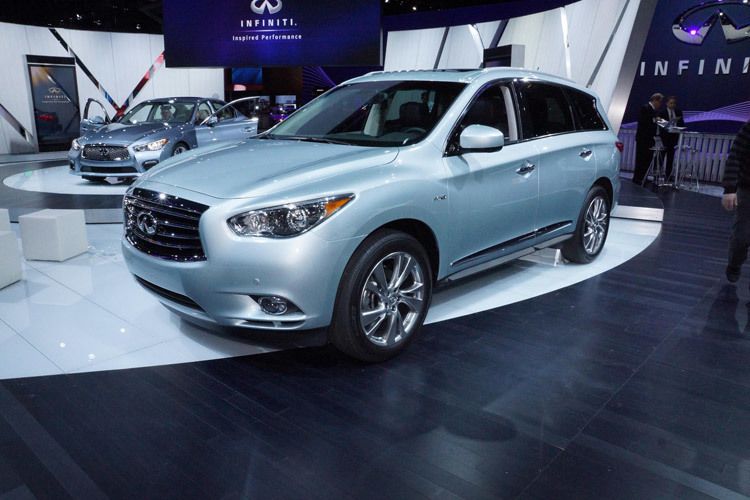 Infiniti verpasst dem QX60 gar nur einen Vierzylinder - in Verbindung mit einem Elektromotor. Ob das die Amerikaner gutheißen?  (Foto: Newspress)