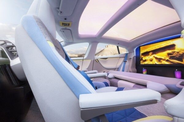 Mit dem vollelektrisch angetriebenen Konzeptfahrzeug „XchangE“ zeigt die Schweizer Ideenschmiede Rinspeed auf dem Genfer Auto-Salon die Zukunft des autonomen Fahrens.  (Rinspeed)