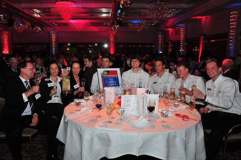 Nach der Preisverleihung gab es für die Mannschaft von Beresa einen guten Grund ordentlich zu feiern. (Archiv: Vogel Business Media)