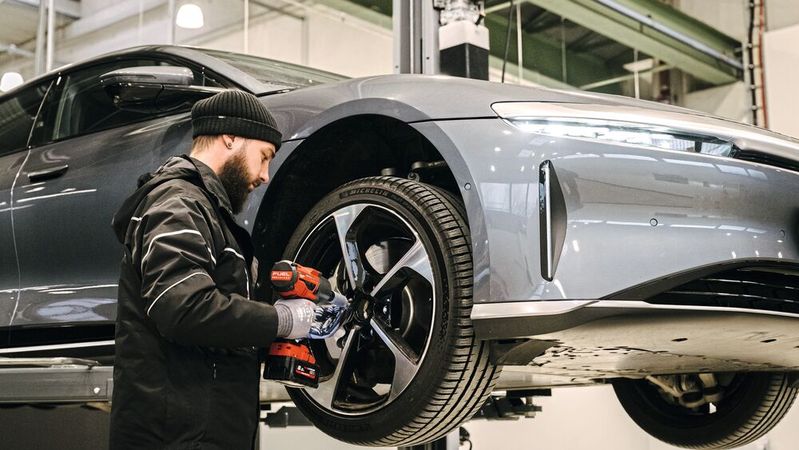 Das Servicenetz von Lucid wird durch das Autohaus Possögel aus Naumburg ergänzt. In Ostdeutschland gibt es bislang kaum Anlaufstellen für Lucid-Fahrer.(Bild:  Lucid)