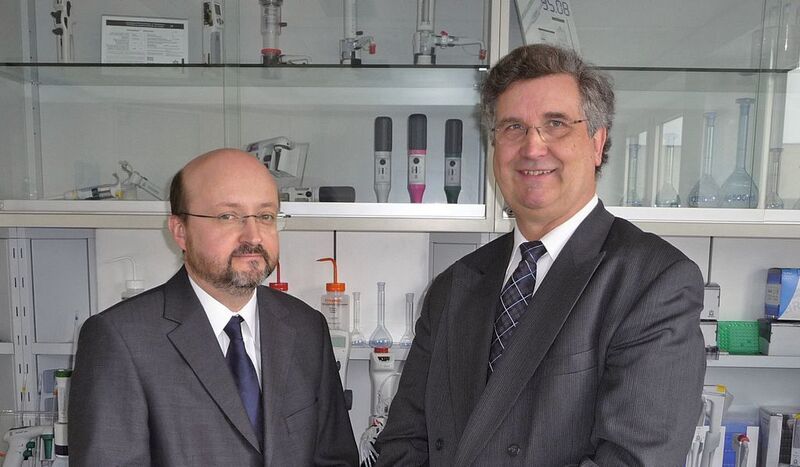 Abb. 3: Dr. Antonio Romaguera (links) und Dr. Peter Hebel (rechts)  (Bild: Brand)
