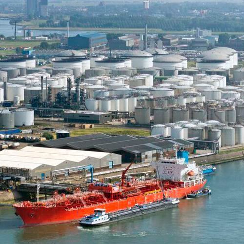 The joint venture (Total 49 %, Shenergy Group 51 %) will sell LNG, supplied by Total, to customers in Shanghai and throughout the neighbouring Yangtze River Delta regions, one of the main LNG markets in China. (Deposit Photos )