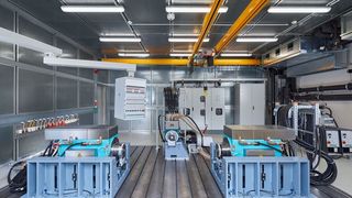 Mit dem ersten Kundenauftrag ist Ende Juni am FKFS ein neuer Hochleistungs-Prüfstand zur Erprobung rein elektrischer Fahrzeugantriebe in den Operativbetrieb gegangen. (FKFS/Detlef Majer)