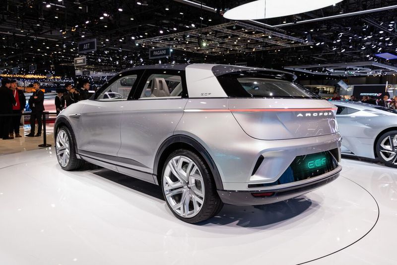 Das Design des Arcfox ECF stammt aus der Feder des ehemaligen VW-Designers Walter da Silva. (Bild: Gims/Messe Genf)