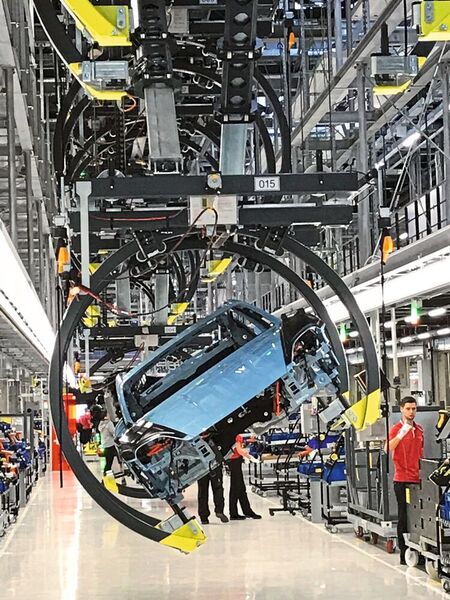 In die neuen Produktionsanlagen allein hat das Unternehmen insgesamt 700 Millionen Euro investiert. (Claus-Peter Köth/»Automobil Industrie«)