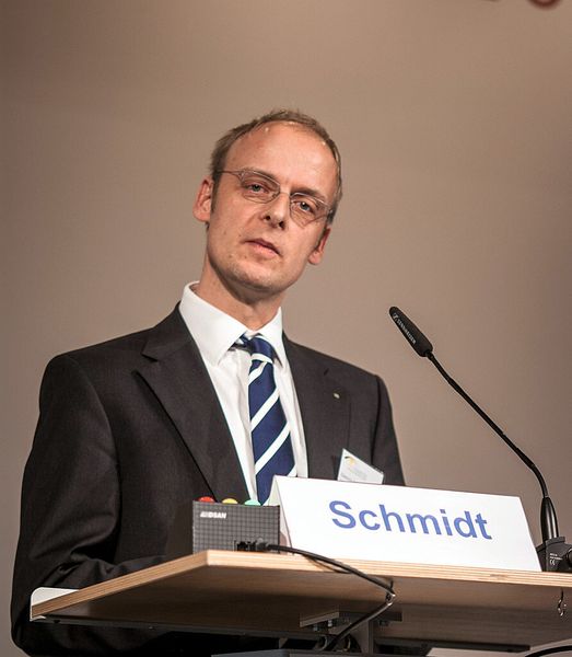 Dr. Dietrich Schmidt, Leiter der Abteilung Energiesysteme am Fraunhofer-Institut für Bauphysik IBP: „Neubauten sollen kleine Kraftwerke werden.“ (Bild: Munde)
