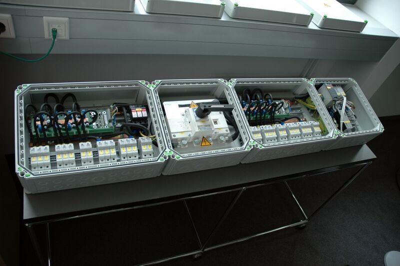 Die String Connection Box SCB verbindet die PV-Module mit den Mittelspannungsstationen. Hohe Ströme und umfassende Überwachungsmöglichkeiten zeichnen sie aus (Archiv: Vogel Business Media)