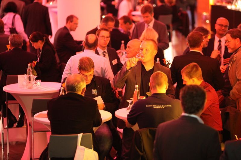 Already in 2011, the Powtech attracted professionals from food, pharam and mechanical process technologies. (Picture: NuernbergMesse)