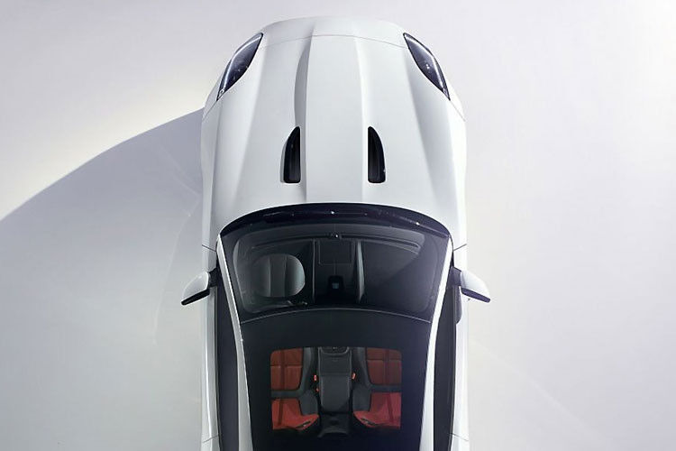 Von manchem sehnlichst erwartet wird die Coupé-Variante des vor sechs Monaten eingeführten Jaguar F-Type Cabrios. (Foto: SP-X / Hersteller)