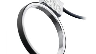 Eine integrierte digitale Signalverarbeitung macht die lagerlosen magnetischen Drehgeber von Kübler unempfindlich gegen magnetische Störfelder. (Kübler)