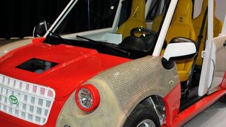 Ökologisch ziemlich korrekt: Der Dragonfly von Catecar war eines der wenigen Autos in Genf, das sich um umweltfreundlichen Autoverkehr kümmerte. (Catecar)