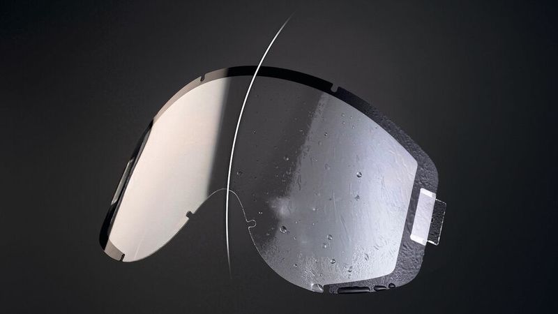 Transparente Folienheizung: Metal Mesh bringen die Heizstruktur unmittelbar auf oder hinter das Bauteil.(Bild:  Bopla Gehäuse Systeme)