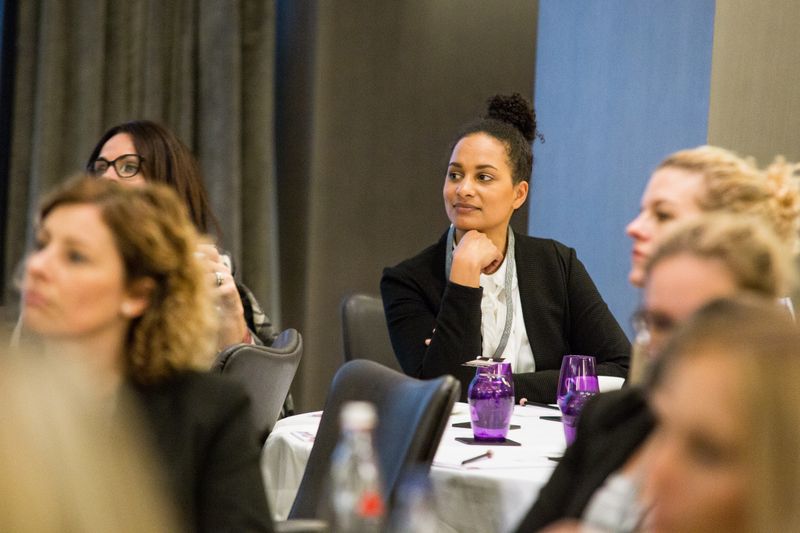 Gespannt lauschen die Frauen den Vorträgen. (Bild: Vogel IT-Akademie)