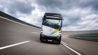 Im Oktober will Mercedes-Benz Trucks den elektrisch angetriebenen, serienreifen „eActros 600“ erstmals vorstellen. (Bild: © Daimler Truck AG)