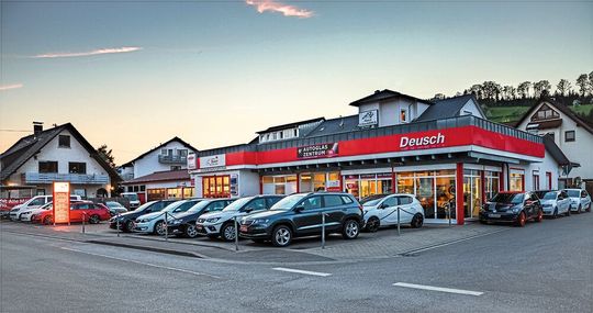 Das Schwarzwälder Autohaus Deusch stieg vor zehn Jahren in den Verkauf von EU-Fahrzeugen ein. Mit der Zeit hat sich das Geschäft immer mehr ausgeweitet.(Bild:  Autohaus Deusch)
