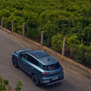  Im aktuellen Markendesign von Renault wirkt der Symbiouz fast wie ein verlängerter Captur.(Bild:  Renault)