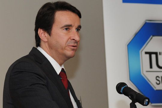 Dr. Frank Löschmann, Geschäftsführer Technik der Volkswagen Sachsen GmbH erläuterte die Produktentwicklungsstrategien seines Unternehmens. (Archiv: Vogel Business Media)