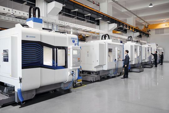 Die Werkstatt des Anwendungstechnologiezentrums der Beijing Jingdiao Group wird hauptsächlich für die Forschung und Entwicklung technischer Probleme der Kunden genutzt.(Bild:  Beijing Jingdiao Group Co., Ltd)
