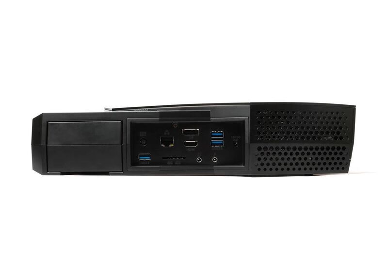 Der Rechner kann auch stationär als Desktop-PC genutzt werden. Er ist nicht nur mit WLAN, sondern auch mit einem Ethernet-Port ausgestattet. (Zotac)