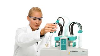 Der 743 Rancimat ist ein System zur Messung der Oxidationsstabilität und ermöglicht die simultane Analyse von bis zu acht Proben.  (Bild: Deutsche Metrohm)