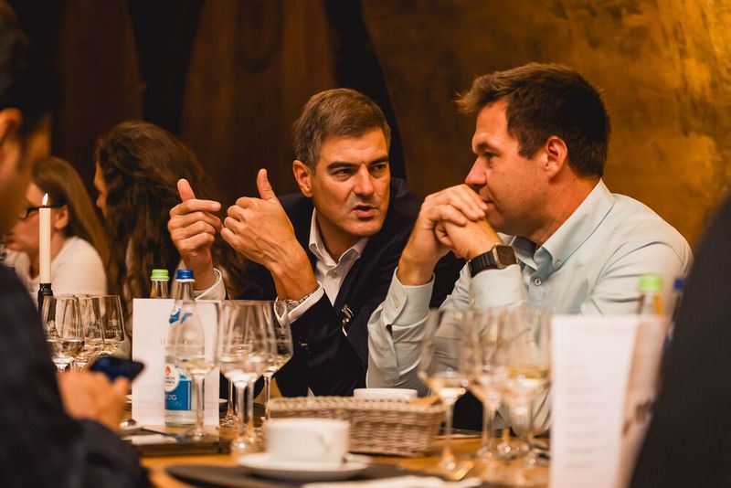 ...und Diskussionen fortgeführt. (Bild: Stefan Bausewein)