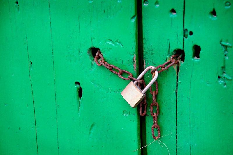 Sicherheit? 66 Prozent der mobilen Mitarbeiter sagten, sie machten sich bei der Nutzung kostenloser WLAN-Hotspots Sorgen über die Datensicherheit, 42 Prozent werden jedoch weiterhin über öffentliches WLAN auf Unternehmensdaten zugreifen, 38 Prozent der Befragten haben nie ein VPN (Virtual Private Network) genutzt, um ihre Daten zu schützen. 
 (Pixabay)