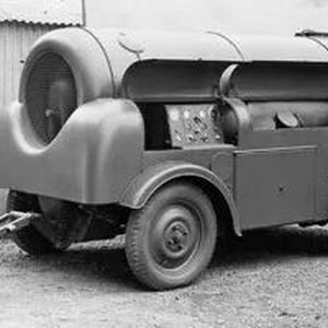 Der mobile Motorenanwärmer in der Ausführung B, wie Kärcher sie ab 1936 produzierte.(Bild:  Kärcher)