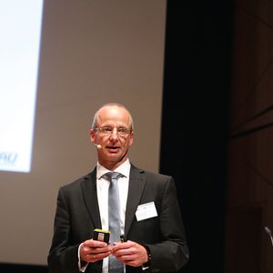 „In etlichen Unternehmen fangen die Gedanken um Industrie 4.0 an zu reifen“, beobachtet Prof. Peter Groche, Leiter des PtU.(Bild:  Itasse)