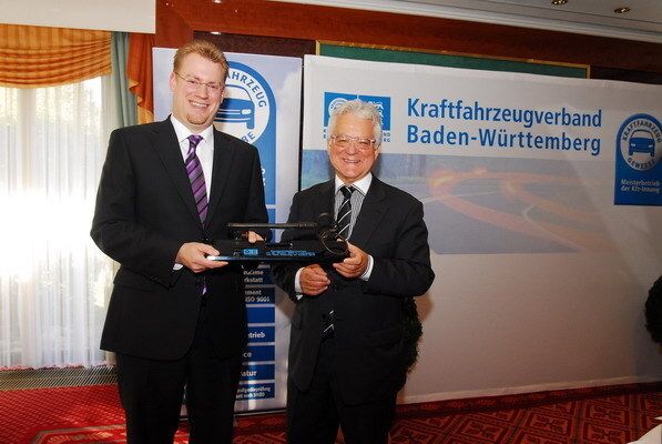 Dr. Harry Brambach übergab den HGF-Schlüssel an den Nachfolger Carsten Beuß. (Archiv: Vogel Business Media)