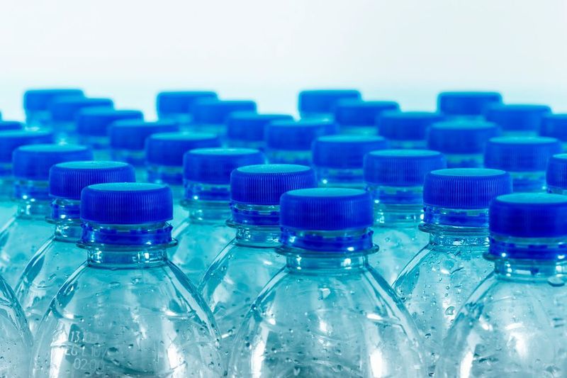 Meg is the raw material for Pet (polyethylene terephthalate), which has numerous applications and is essential for sectors such as textiles and packaging, especially beverage bottles.  (Pixabay)